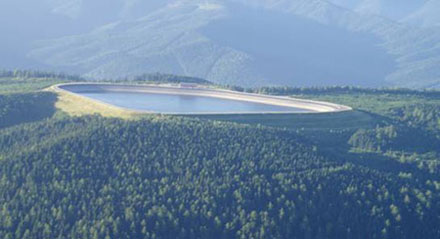 Pohled na horní nádrž Cierny Vah