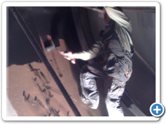 Aplikace vrchní vrstvy přilehlých ploch - detail  