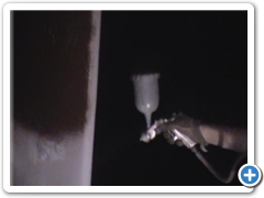 Aplikace nátěrové hmoty na větších plochách - druhá vrstva 