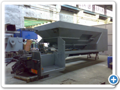 Zadní boční čast vozu správy a údržby silnic - základní vrstva