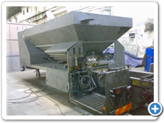 Levá zadní čast vozu správy a údržby silnic - základní vrstva