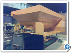 Zadní pohled časti vozu správy a údržby silnic - vrchní vrstva - detail