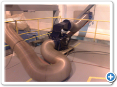 Nainstalované odsávání pro aplikaci nátěrového systému vnitřních prostor nádrže - detail