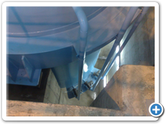 Naaplikovaná horní vrtsva na nádrži