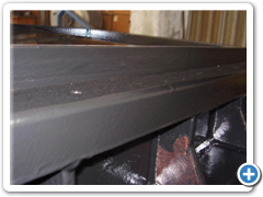 Hradidlová tabule v průběhu aplikace vrchního nátěru - detail