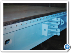 Aplikace plynové metalizace na rychlozávěrnou tabuli